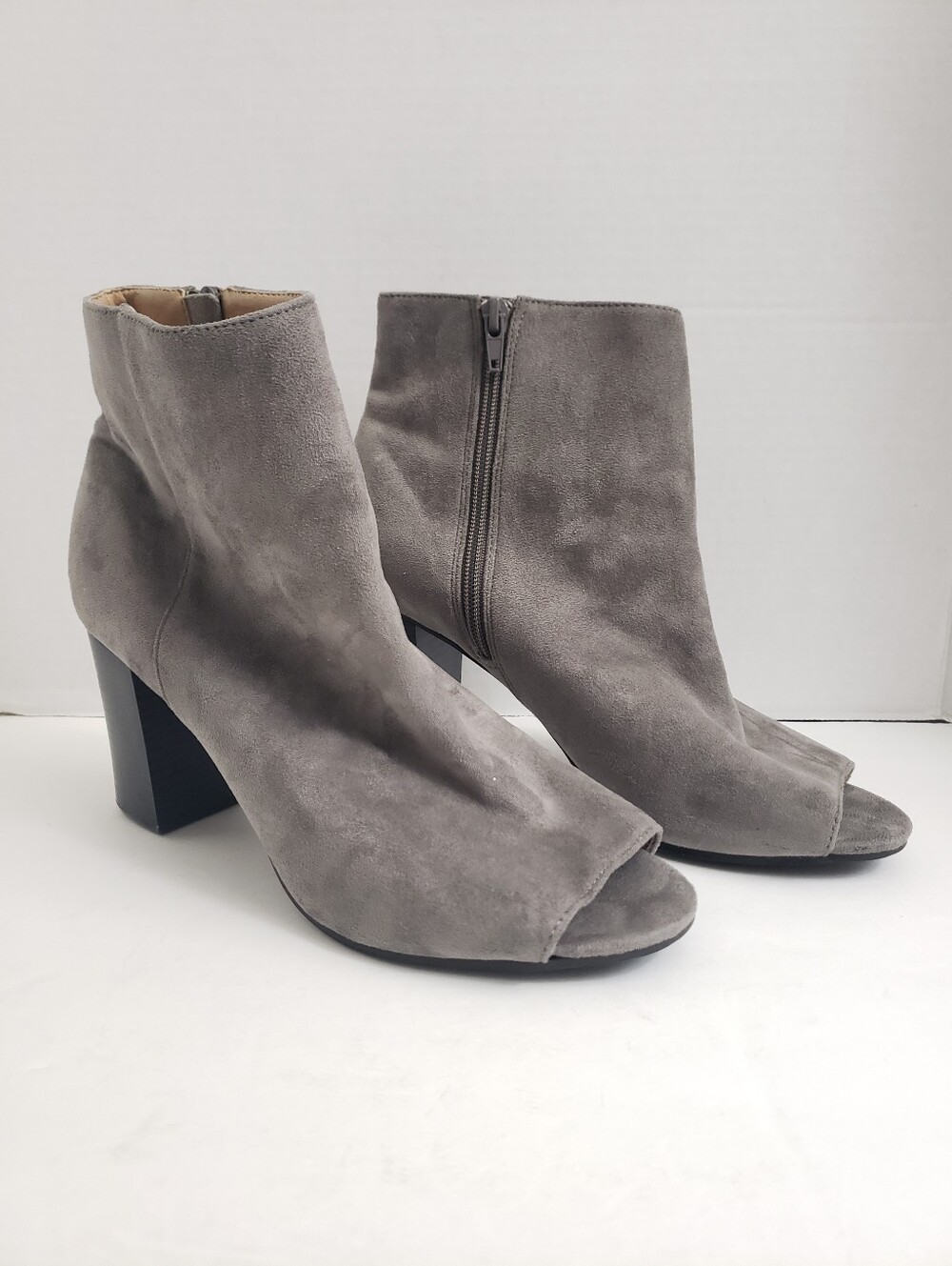 Sz 10 Bebe Gray Suede Open Toe Ankle Booties - Interior Zipper